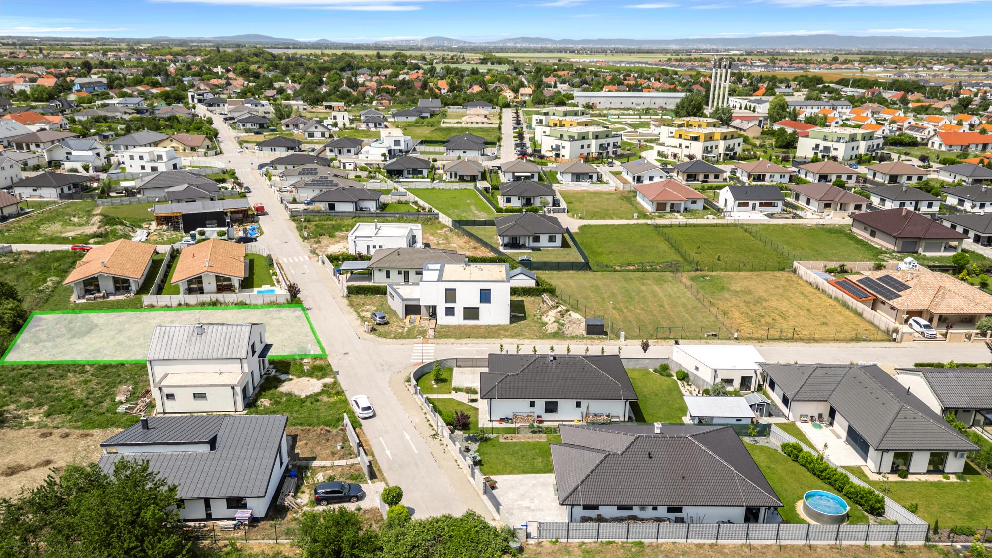 Stavebný pozemok 801 m² v slepej ulici – ideálne miesto pre váš rodinný dom v Kvetoslavove