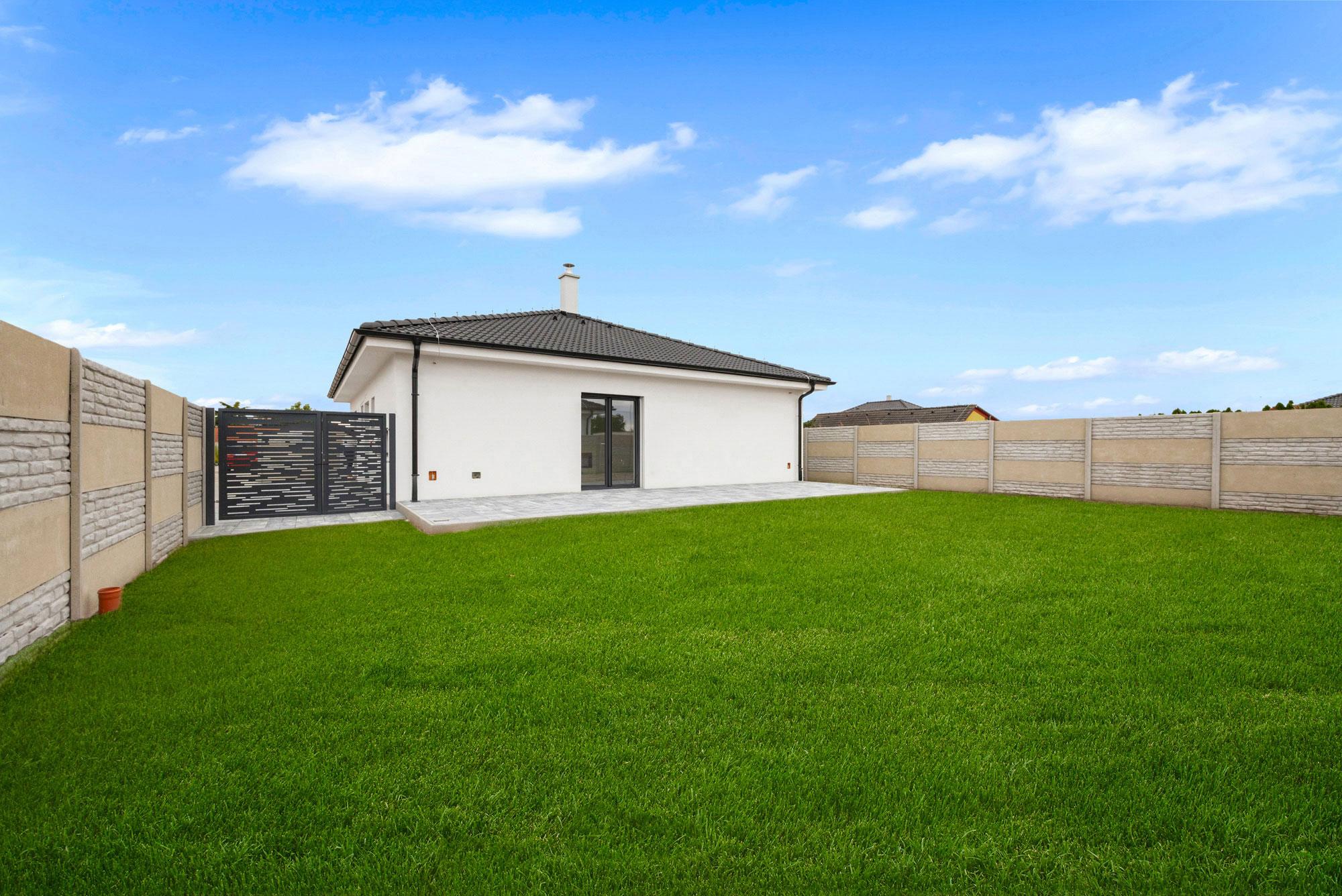 Moderný 4 izbový nízkoenergetický dom s fotovoltaikou v Kostolišti