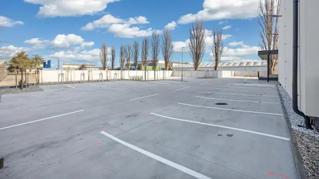Štýlové a presvetlené priestory v modernej budove Business Hub A13 Concept