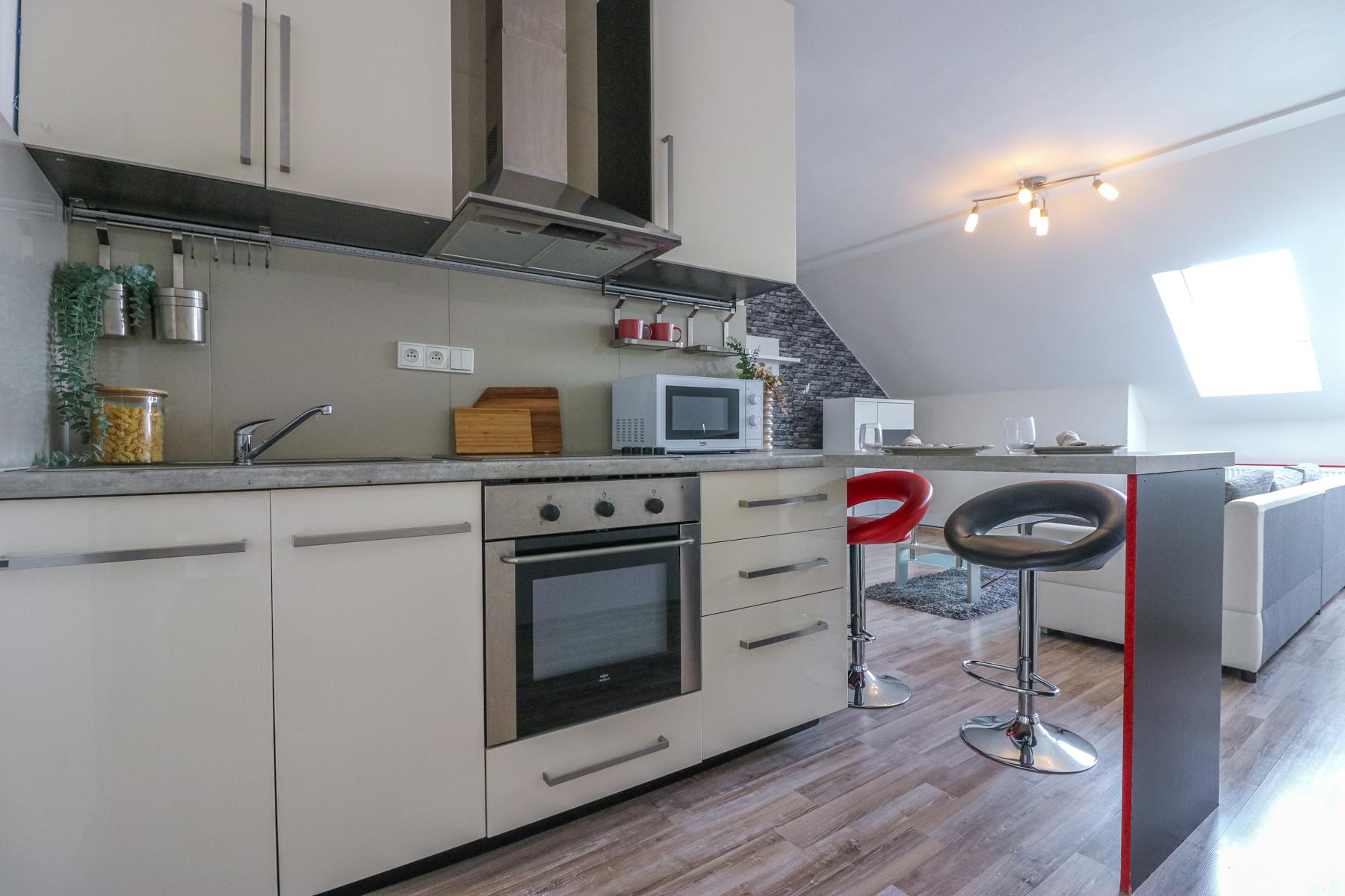 Svetlý 2-izbový mezonet v centre Malaciek