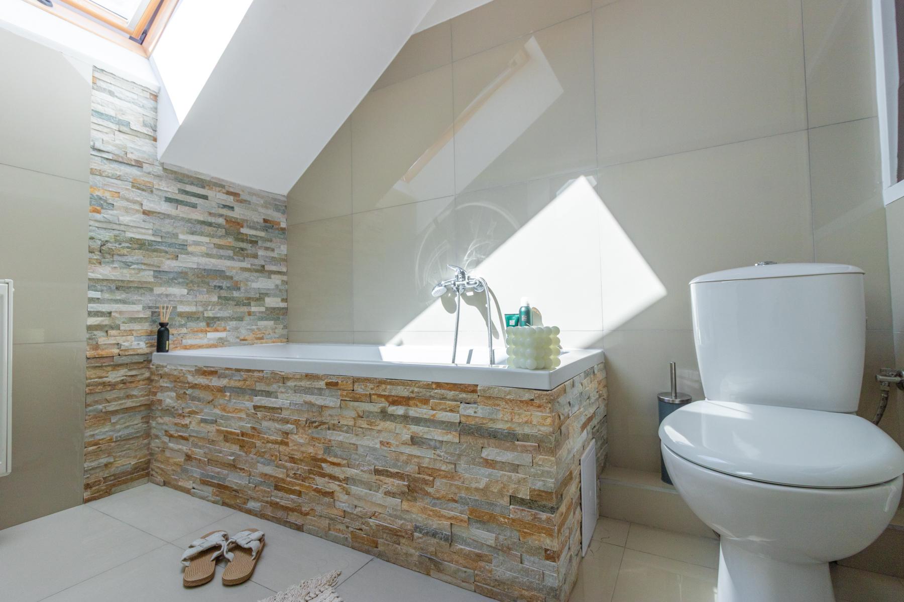 Svetlý 2-izbový mezonet v centre Malaciek