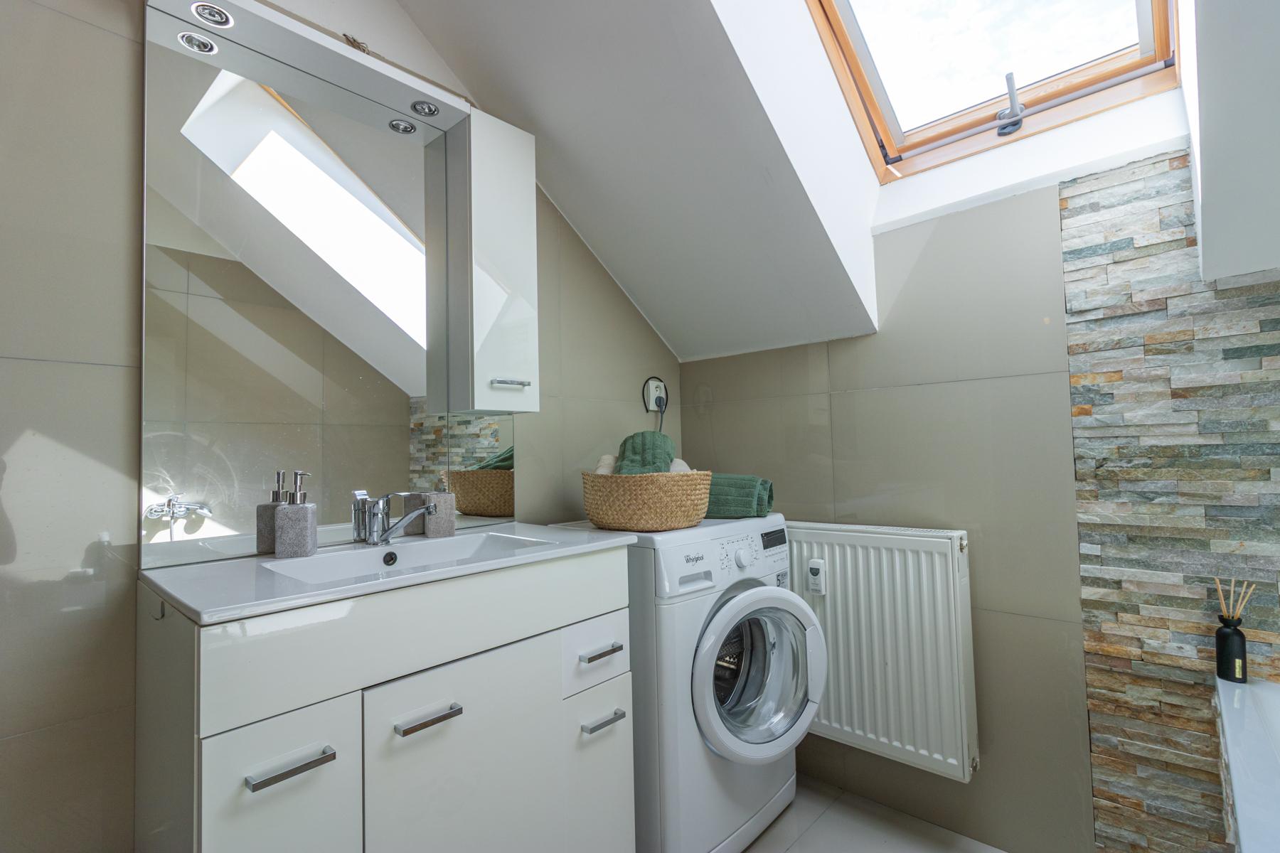 Svetlý 2-izbový mezonet v centre Malaciek