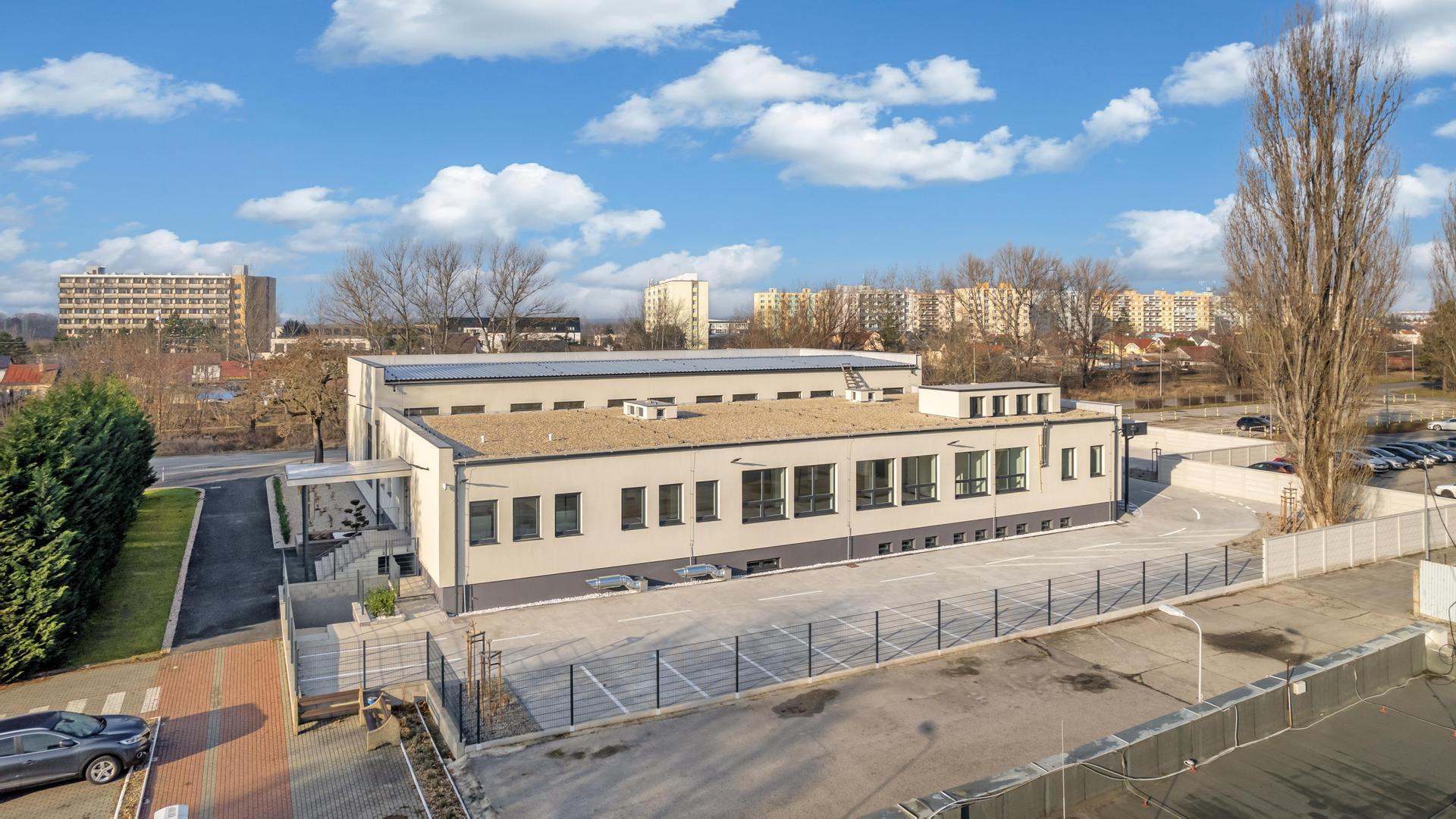 Multifunkčný skladový priestor na Továrenskej ulici v Malackách