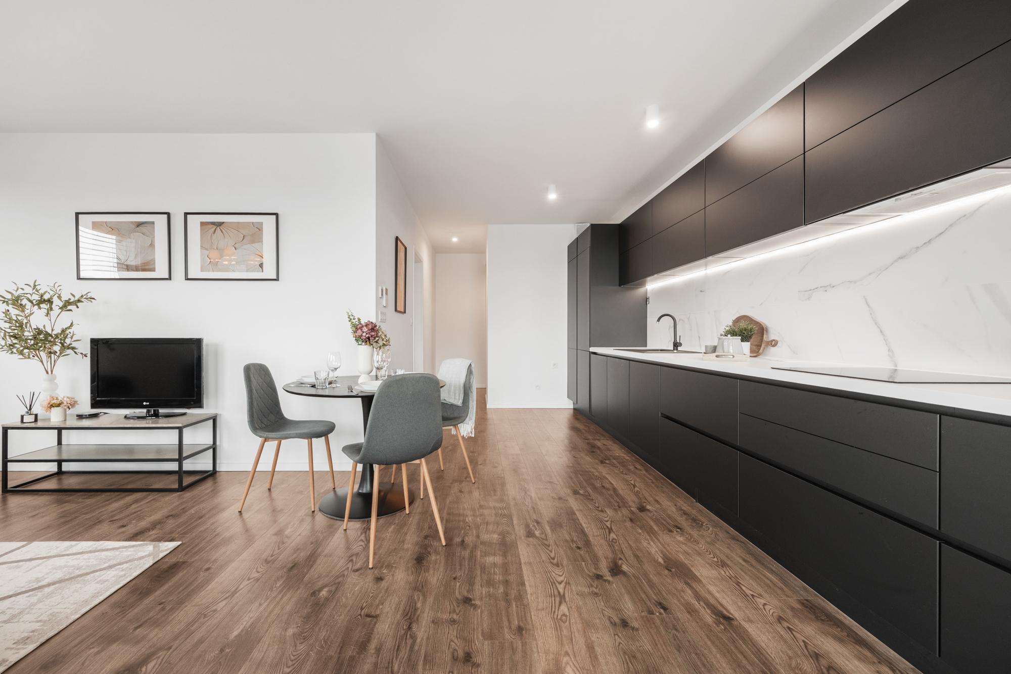 REZERVOVANE - Estetický 2-izbový byt v novostavbe EINPARK s 2 balkónmi a kompletným zariadením