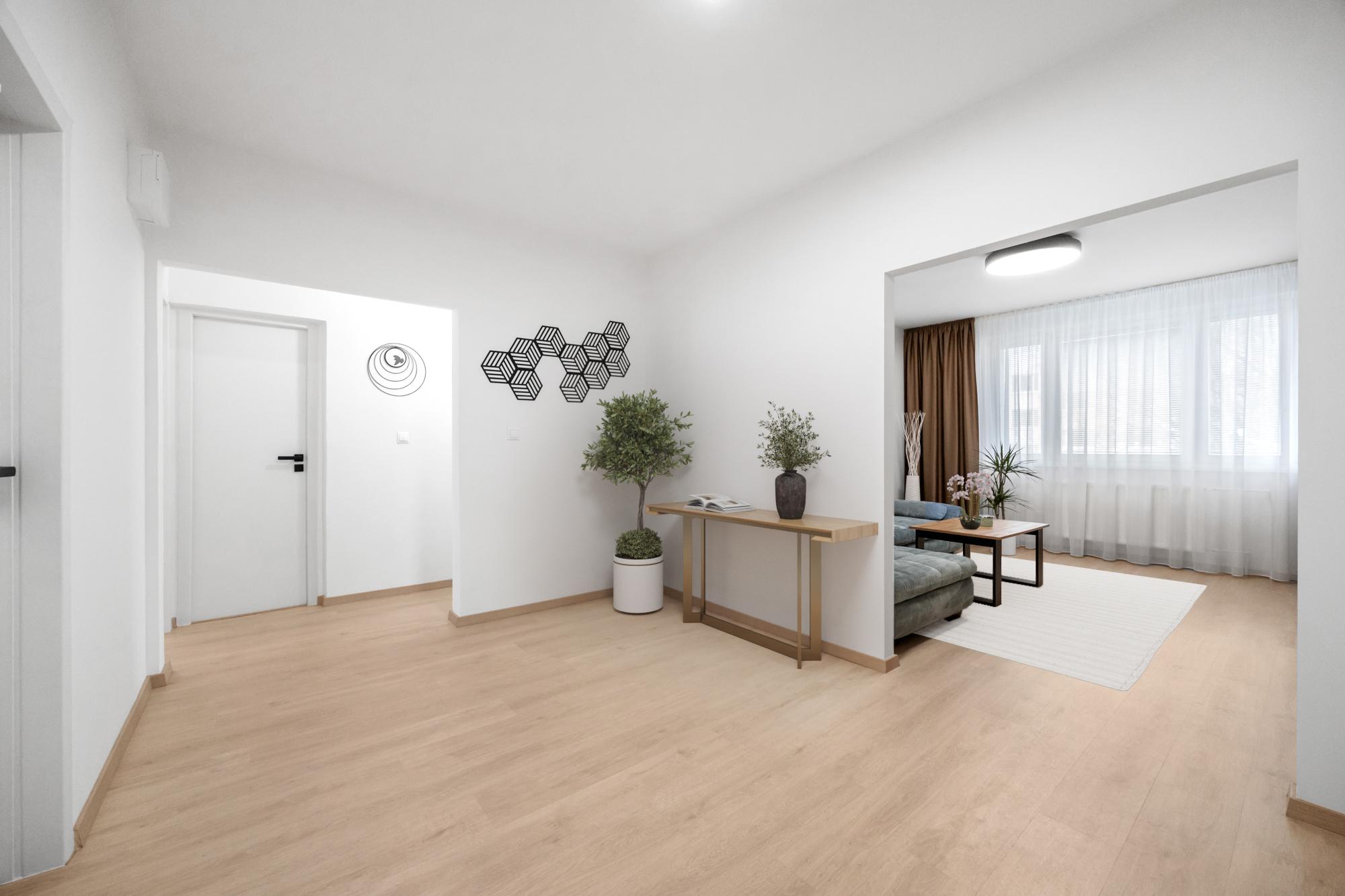 Praktický 4- izbový byt s lodžiou a dvomi pivnicami na predaj na ulici Haanova v Petržalke