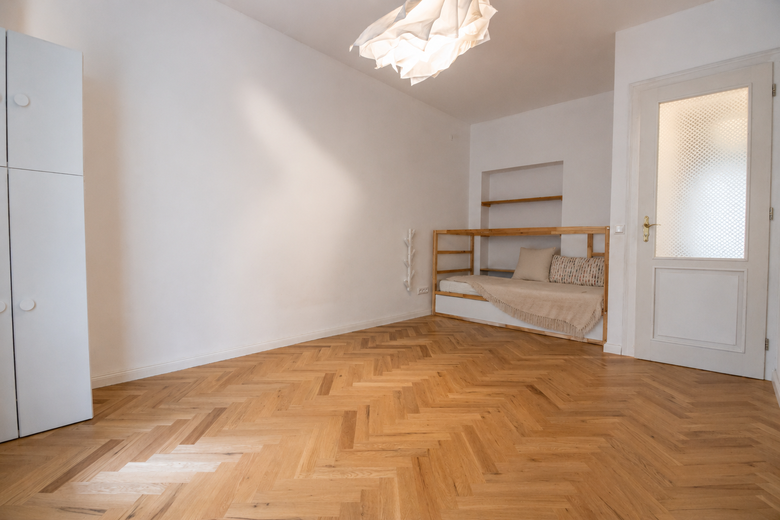 Veľkometrážny staromestský byt s jedinečnou atmosférou
