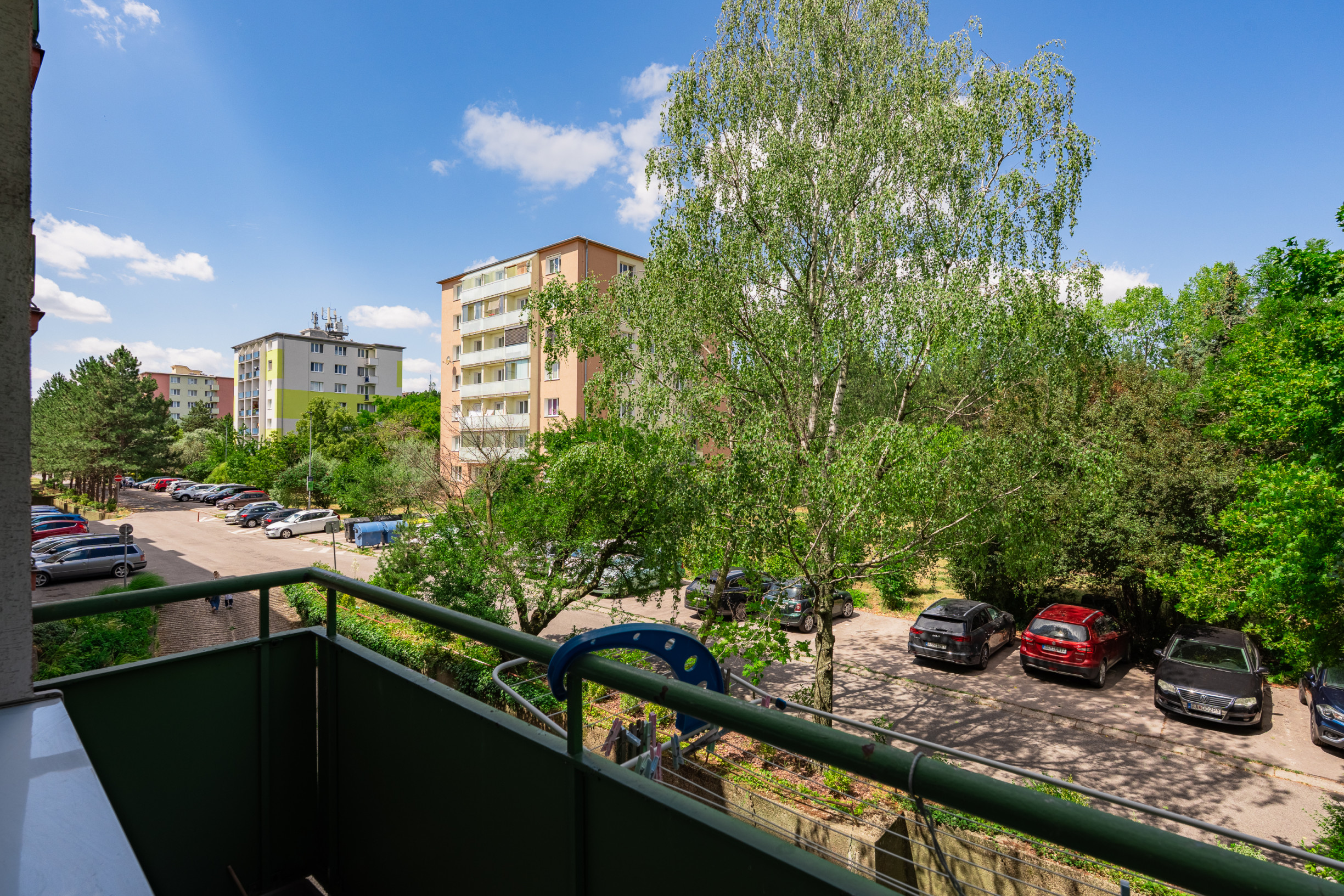 Atraktívny a vzdušný 2-izbový byt v tehlovom dome s balkónom aj loggiou