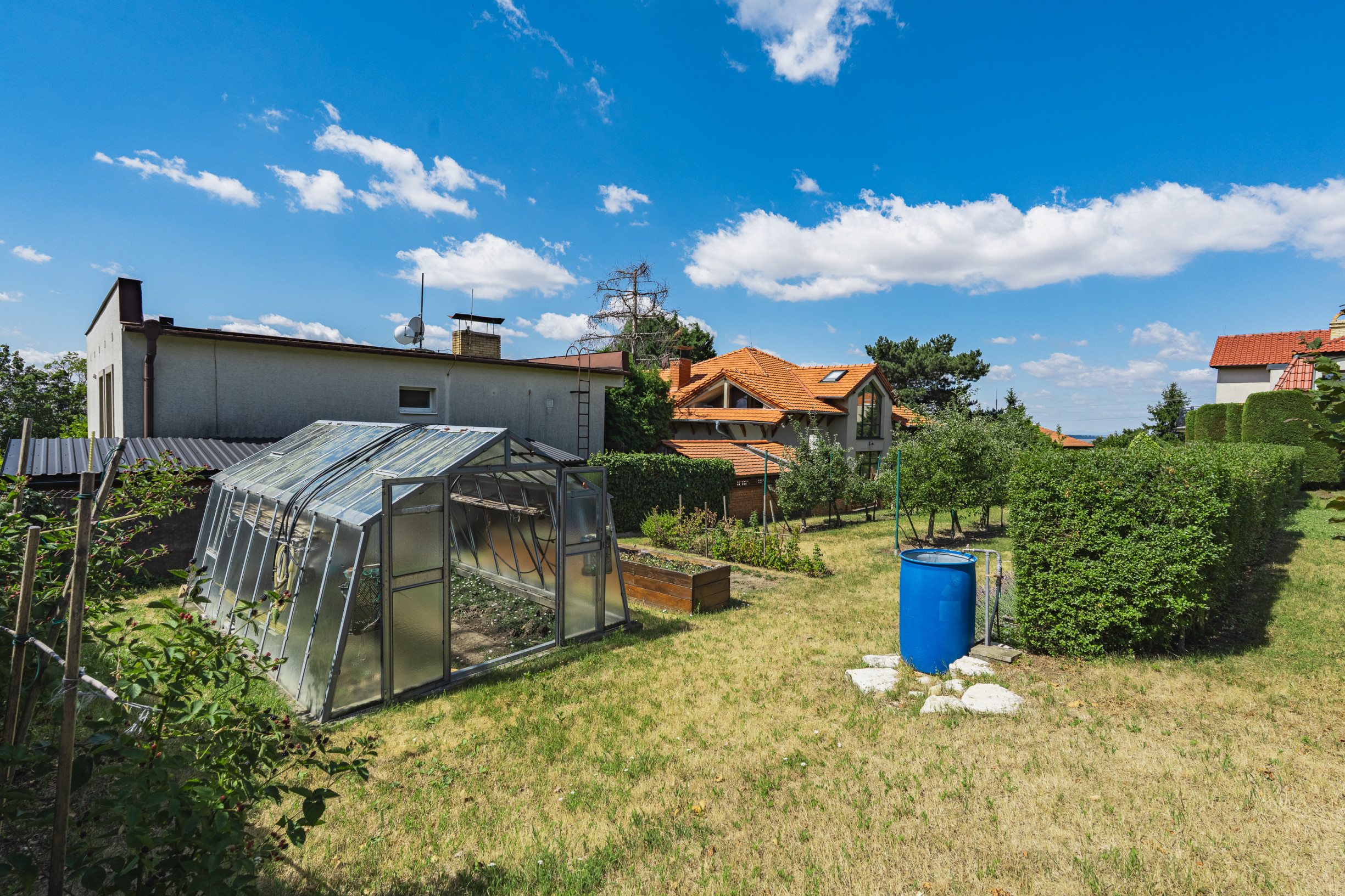 Nadčasová zoborská vila s panoramatickým výhľadom na hrad a vlastným vyhrievaným bazénom