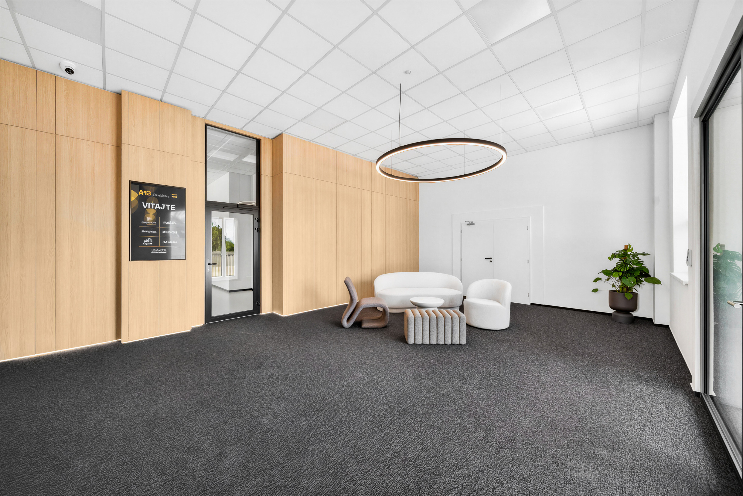 Štýlové a presvetlené priestory v modernej budove Business Hub A13 Concept