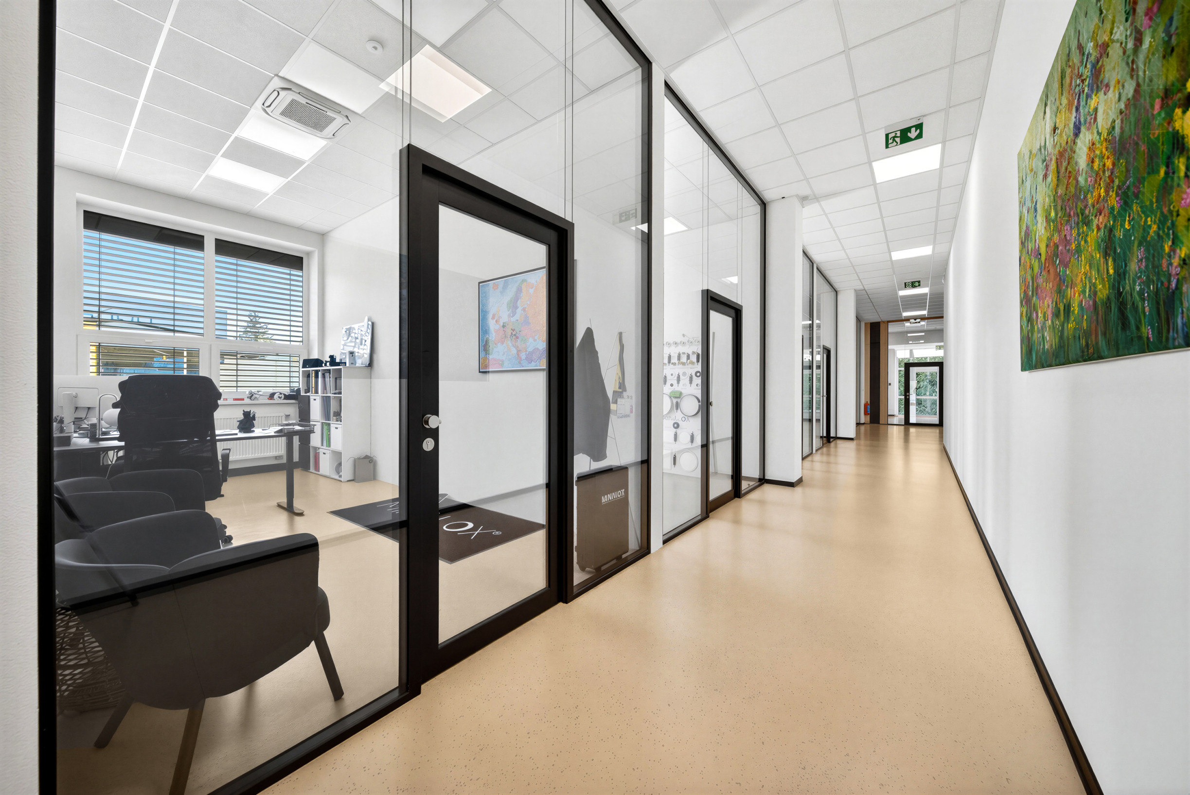 Štýlové a presvetlené priestory v modernej budove Business Hub A13 Concept