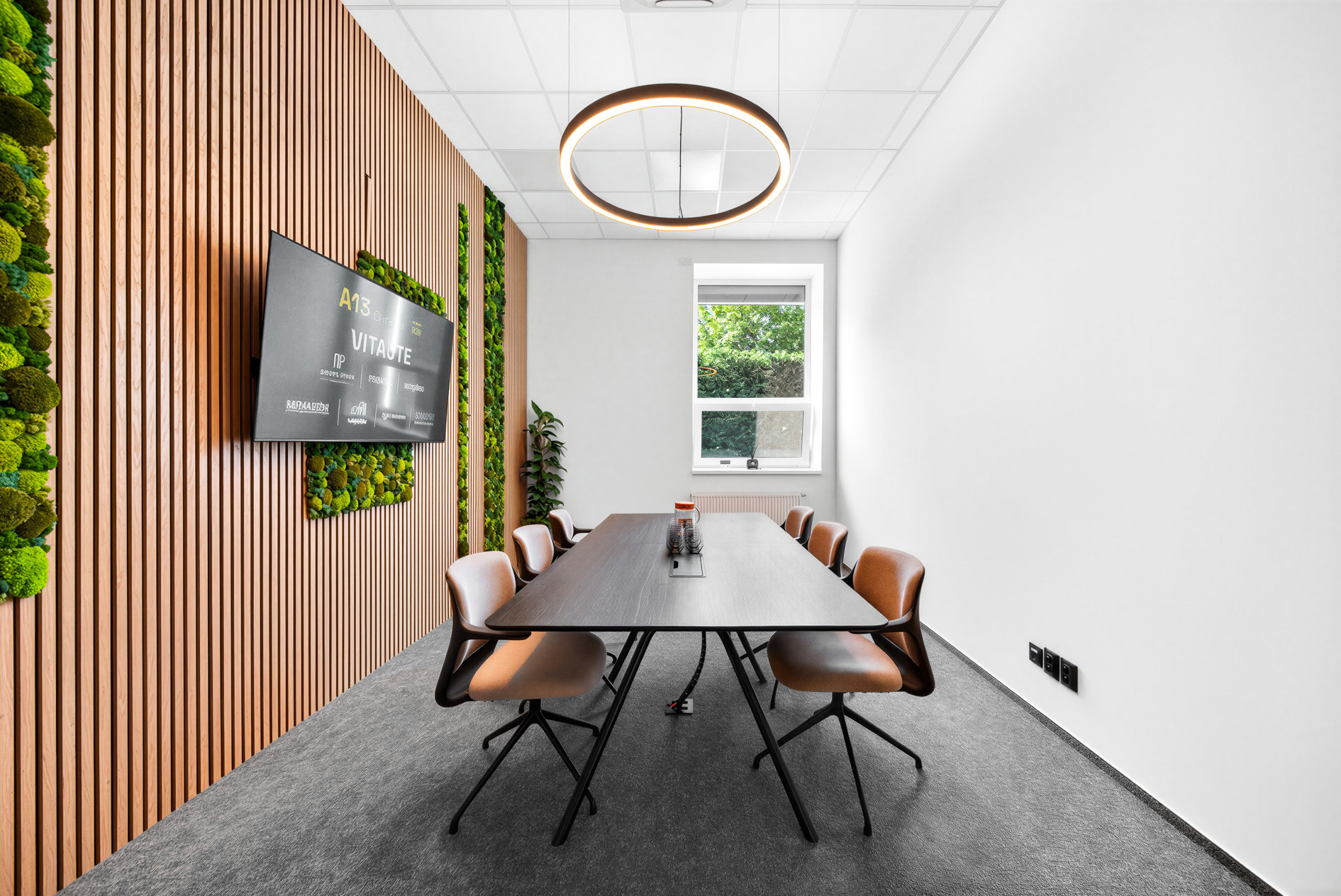 Štýlové a presvetlené priestory v modernej budove Business Hub A13 Concept