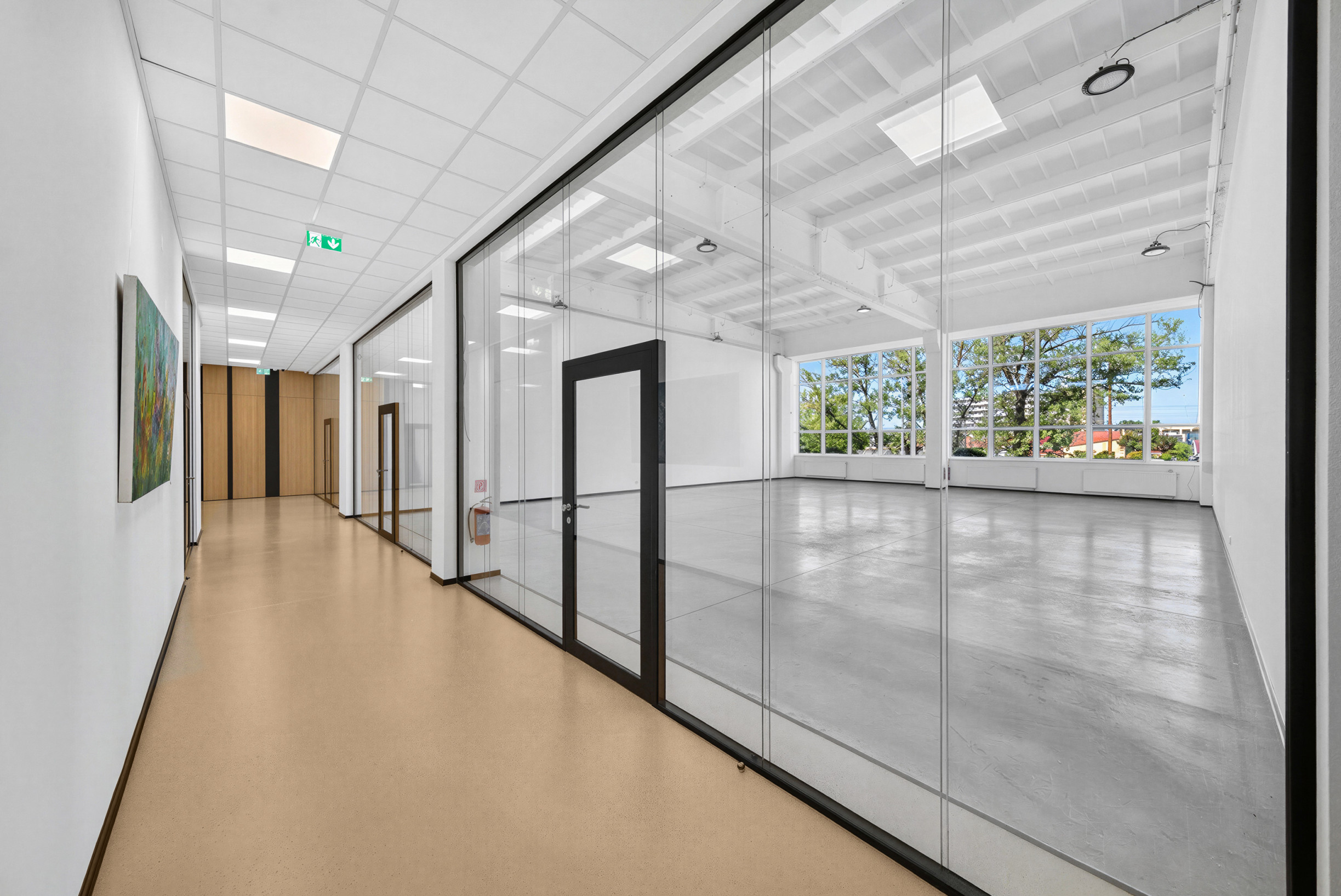 Štýlové a presvetlené priestory v modernej budove Business Hub A13 Concept