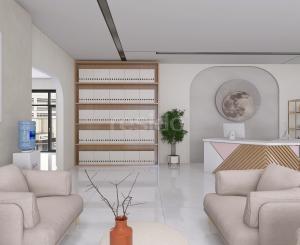 Priestranný obchodný priestor v centre Malaciek s množstvom skladových priestorov