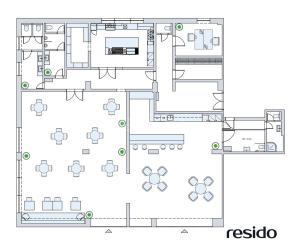 Priestranný obchodný priestor v centre Malaciek s množstvom skladových priestorov