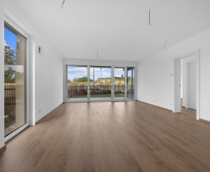 Priestranný 4-izbový byt s dvomi predzáhradkami v projekte Nesto-Petržalka