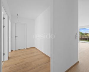 Priestranný 4-izbový byt s dvomi predzáhradkami v projekte Nesto-Petržalka