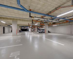 Priestranný 4-izbový byt s dvomi predzáhradkami v projekte Nesto-Petržalka