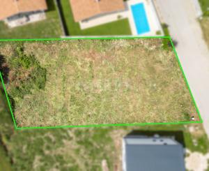 Stavebný pozemok 801 m² v slepej ulici – ideálne miesto pre váš rodinný dom v Kvetoslavove