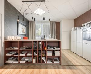 ZNÍŽENÁ CENA | Komerčný areál s halou, kanceláriami a rodinným domom v meste Holíč