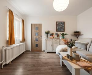 Rodinný domček v obci Zlatno s veľkou záhradou, ktorý ponúka priestor na relax aj každodenný život