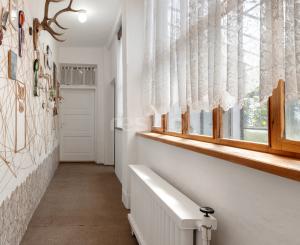 Rodinný domček v obci Zlatno s veľkou záhradou, ktorý ponúka priestor na relax aj každodenný život