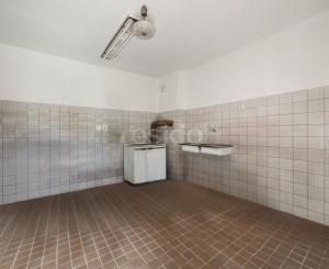 Rodinný domček v obci Zlatno s veľkou záhradou, ktorý ponúka priestor na relax aj každodenný život