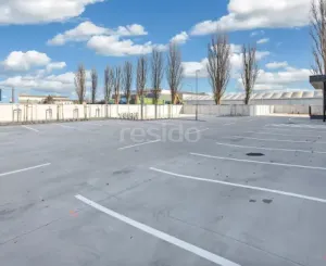 Štýlové a presvetlené priestory v modernej budove Business Hub A13 Concept