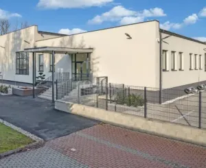 Štýlové a presvetlené priestory v modernej budove Business Hub A13 Concept