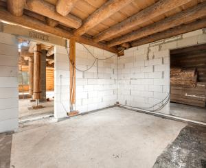 Honosný zrub s maximálnym súkromím v prírodnom prostredí v Novej Bani