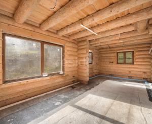 Honosný zrub s maximálnym súkromím v prírodnom prostredí v Novej Bani