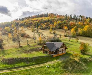 Honosný zrub s maximálnym súkromím v prírodnom prostredí v Novej Bani