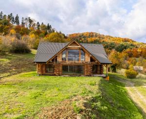 Honosný zrub s maximálnym súkromím v prírodnom prostredí v Novej Bani