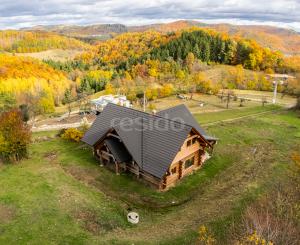 Honosný zrub s maximálnym súkromím v prírodnom prostredí v Novej Bani