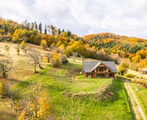 Honosný zrub s maximálnym súkromím v prírodnom prostredí v Novej Bani