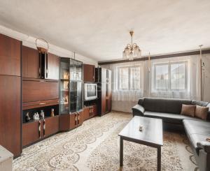 Lukratívny pozemok v centre Paty so starším domom – vhodné na rekonštrukciu alebo novú výstavbu (rodinný dom / dvojdom)