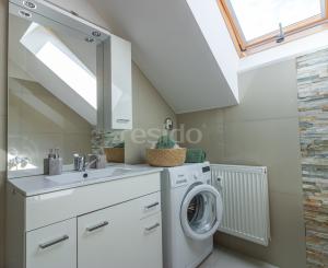 Svetlý 2-izbový mezonet v centre Malaciek