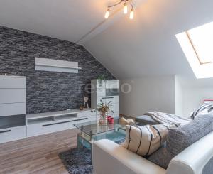 Svetlý 2-izbový mezonet v centre Malaciek