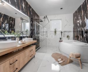 Rodinný dom s nadštandardným vybavením a výborným potenciálom v Galante