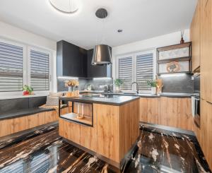 Rodinný dom s nadštandardným vybavením a výborným potenciálom v Galante