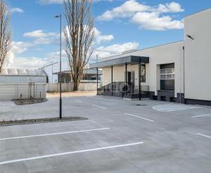 Multifunkčný skladový priestor na Továrenskej ulici v Malackách