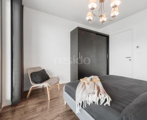 REZERVOVANE - Estetický 2-izbový byt v novostavbe EINPARK s 2 balkónmi a kompletným zariadením