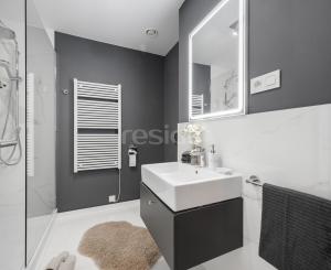 REZERVOVANE - Estetický 2-izbový byt v novostavbe EINPARK s 2 balkónmi a kompletným zariadením