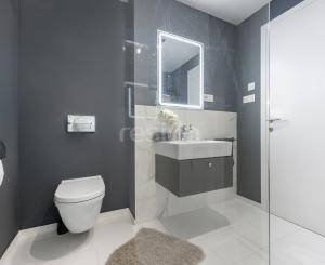 REZERVOVANE - Estetický 2-izbový byt v novostavbe EINPARK s 2 balkónmi a kompletným zariadením