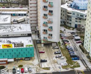 Rezervovaný - Priestranný 2 izbový byt v novostavbe Ship House v Ružinove s balkónom, garážovým státím a kompletným zariadením