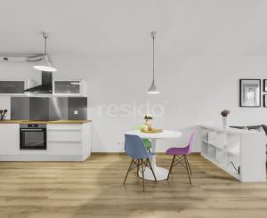 Rezervovaný - Priestranný 2 izbový byt v novostavbe Ship House v Ružinove s balkónom, garážovým státím a kompletným zariadením