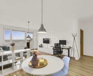 Rezervovaný - Priestranný 2 izbový byt v novostavbe Ship House v Ružinove s balkónom, garážovým státím a kompletným zariadením