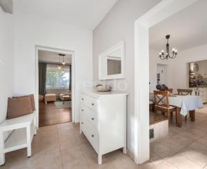 Rekonštruovaný rodinný dom so záhradou snov a extra priestorom pre hostí