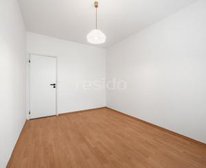 Praktický 4- izbový byt s lodžiou a dvomi pivnicami na predaj na ulici Haanova v Petržalke