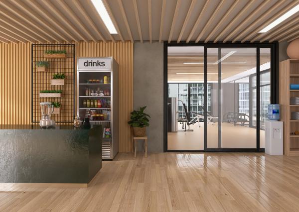 Priestranný obchodný priestor v centre Malaciek s množstvom skladových priestorov