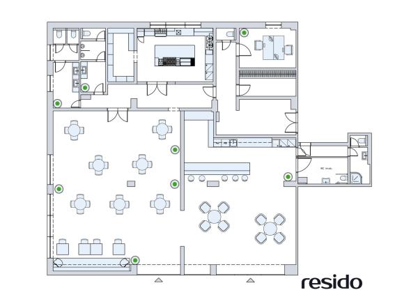 Priestranný obchodný priestor v centre Malaciek s množstvom skladových priestorov